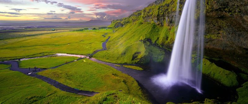 Seljalandsfoss Waterfall