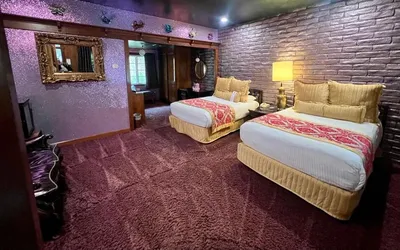 Madonna Inn gallery image 2