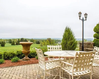 Woodcock-Style Off-Grid Cabins gallery image 2