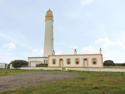 Barns Ness Lighthouse Cottage gallery image 1
