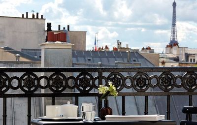 Le Pavillon de la Reine gallery image 2